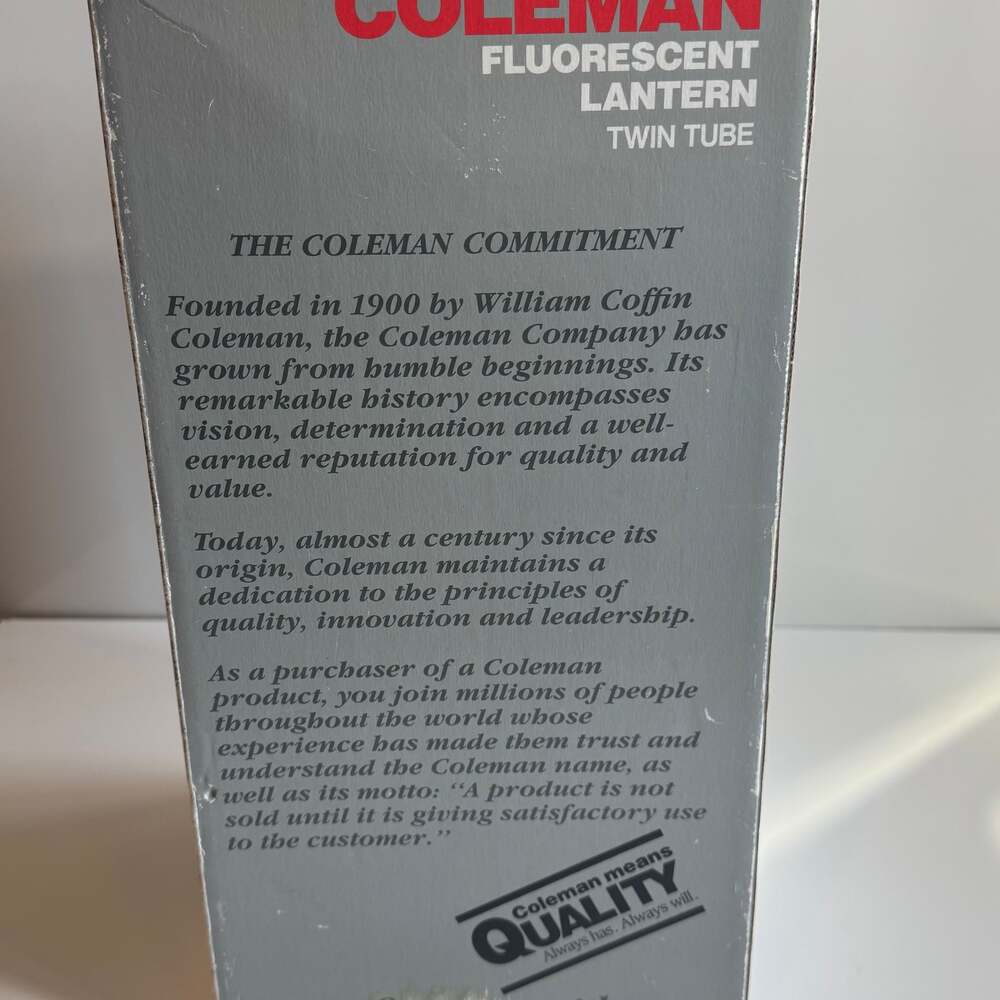 Vintage Coleman Twin Tube Fluorescent Lantern - Battery Operated - Picture 3 of 8